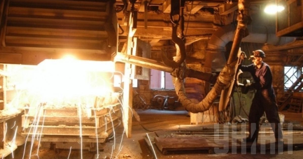 Промышленность по итогам года упадет на 13,5-14%