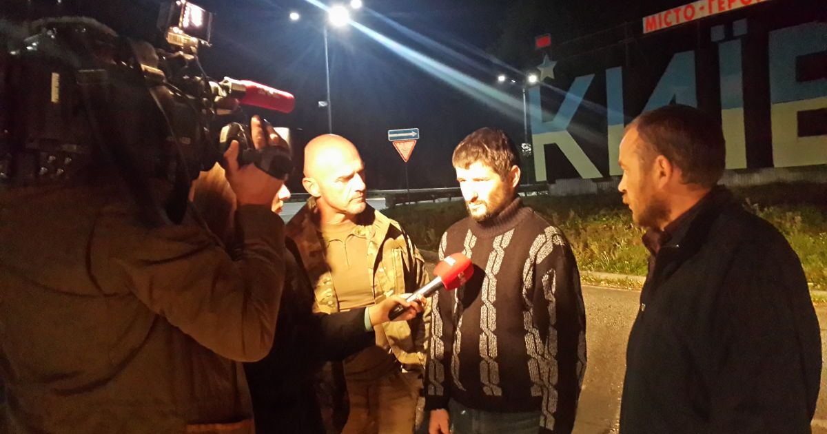 Двох військових звільнили з полону