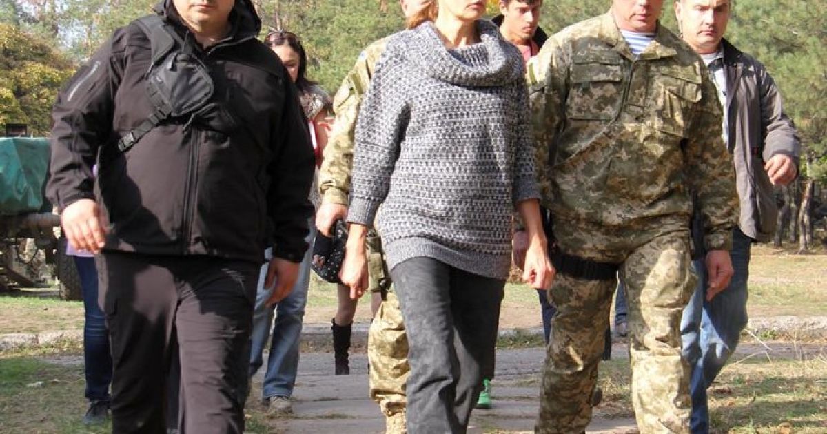 Військовий "теплий караван" складався з теплого одягу та взуття / © mil.gov.ua