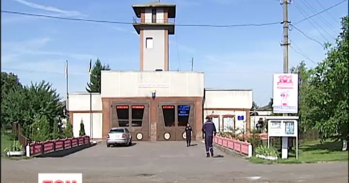 На Киевщине двое пожарных подорвались в своей части