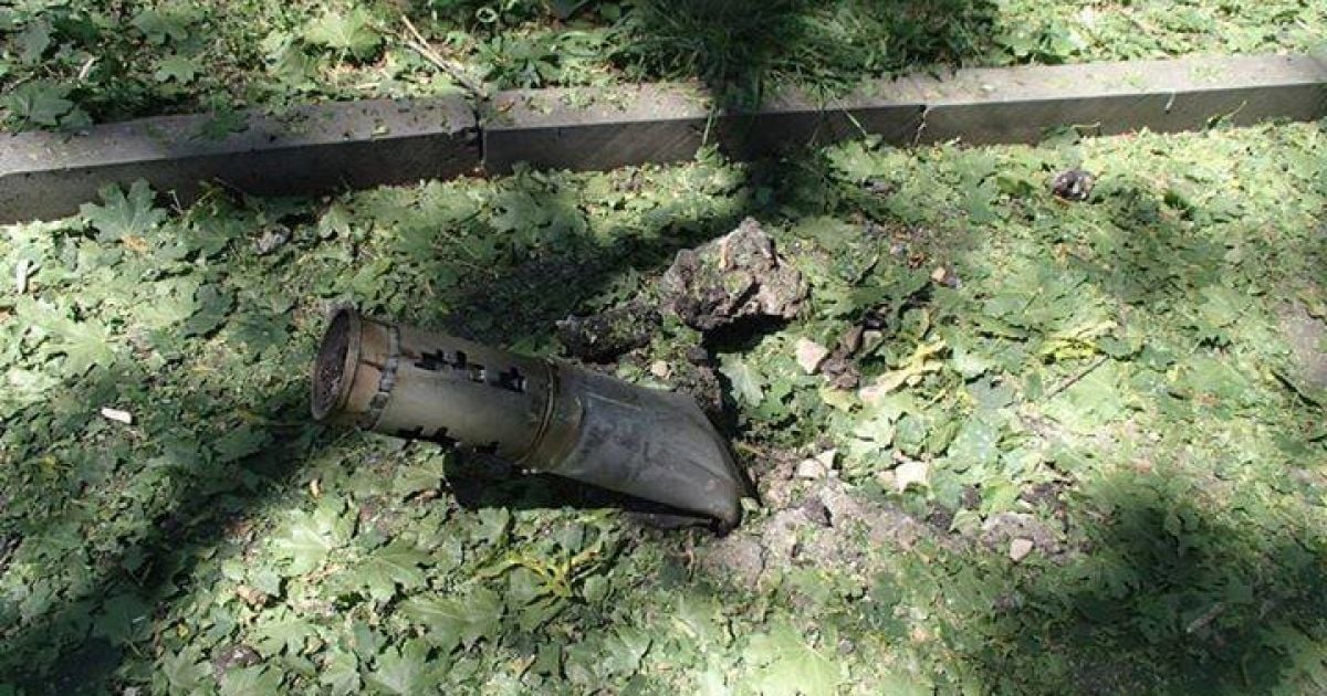 Терористи із "Граду" та іншої зброї обстріляли будівлі в Луганську / © instagram.com/darcytheflyinghedgehog