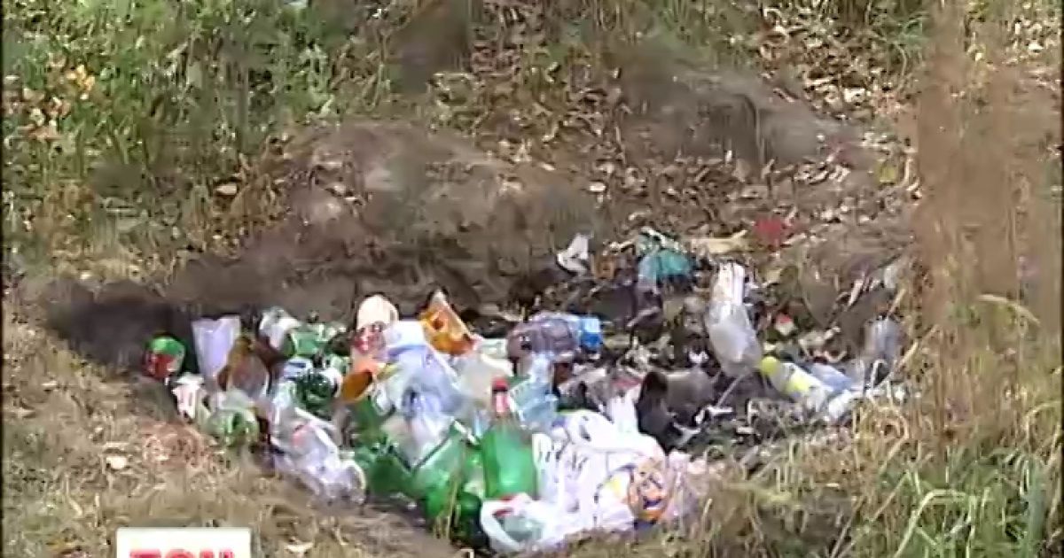 Оболонь, Труханів острів, Гідропарк в залишках їжі, пакетах та пляшках