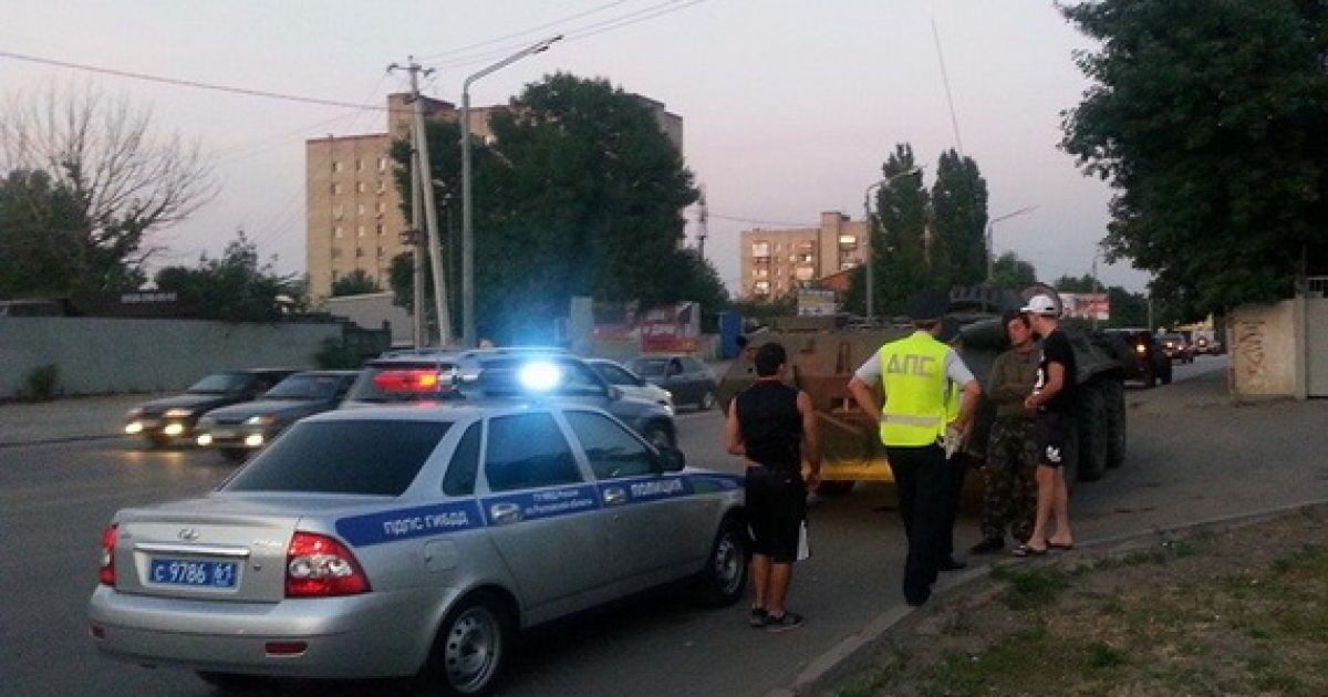 В России пьяный военный украл БТР и устроил ралли с полицейскими