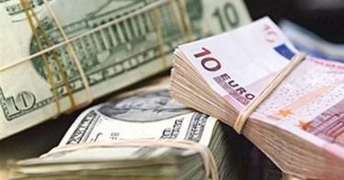 В Украине подорожали доллары и евро