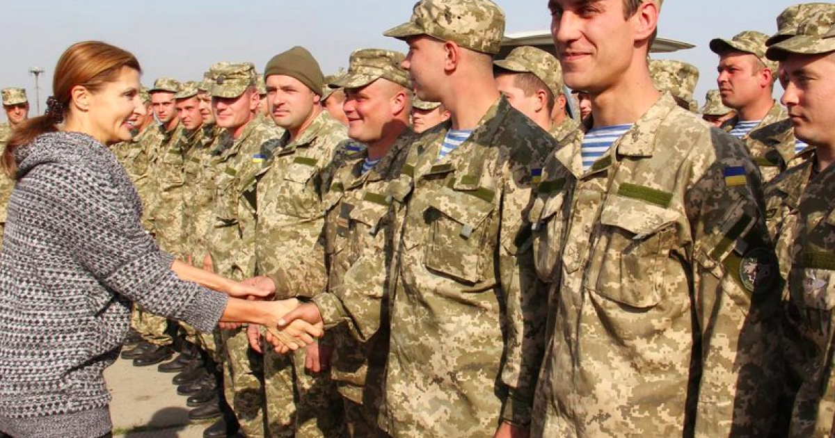 Військовий "теплий караван" складався з теплого одягу та взуття / © mil.gov.ua