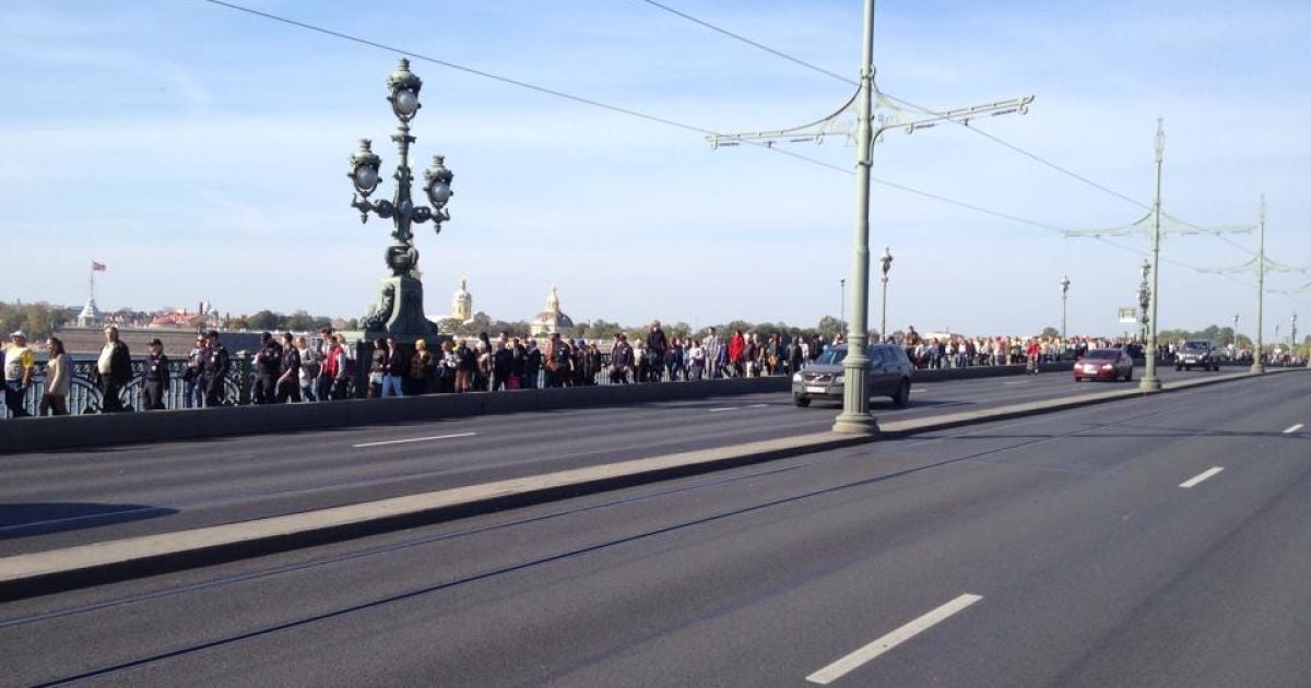 Акція відбувається у форматі прогулянки по місту і подальшого народного сходу (Фото: Костя Андріюк )