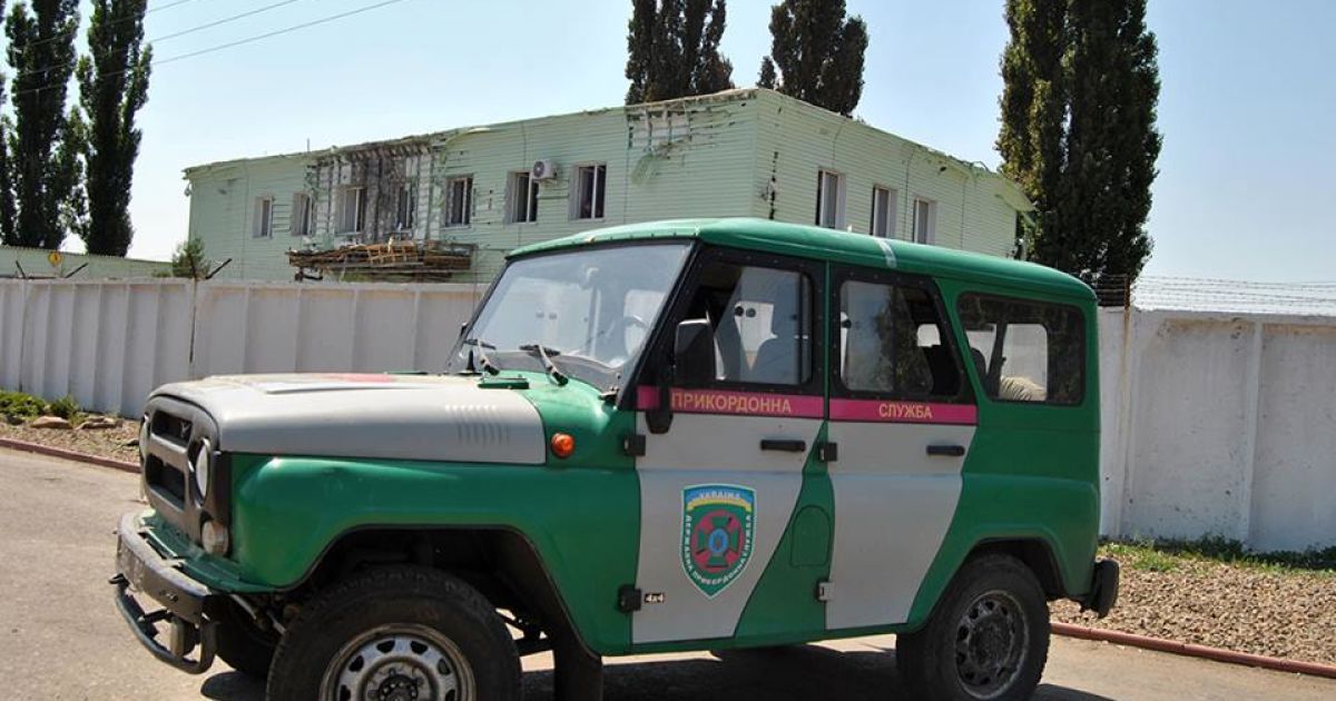 Украинских пограничников обстреливают с территории РФ