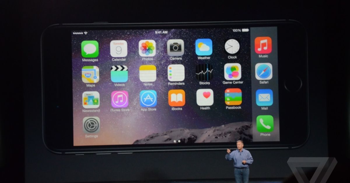 Apple представила два нових смартфона: iPhone 6 та iPhone 6 Plus / © The Verge