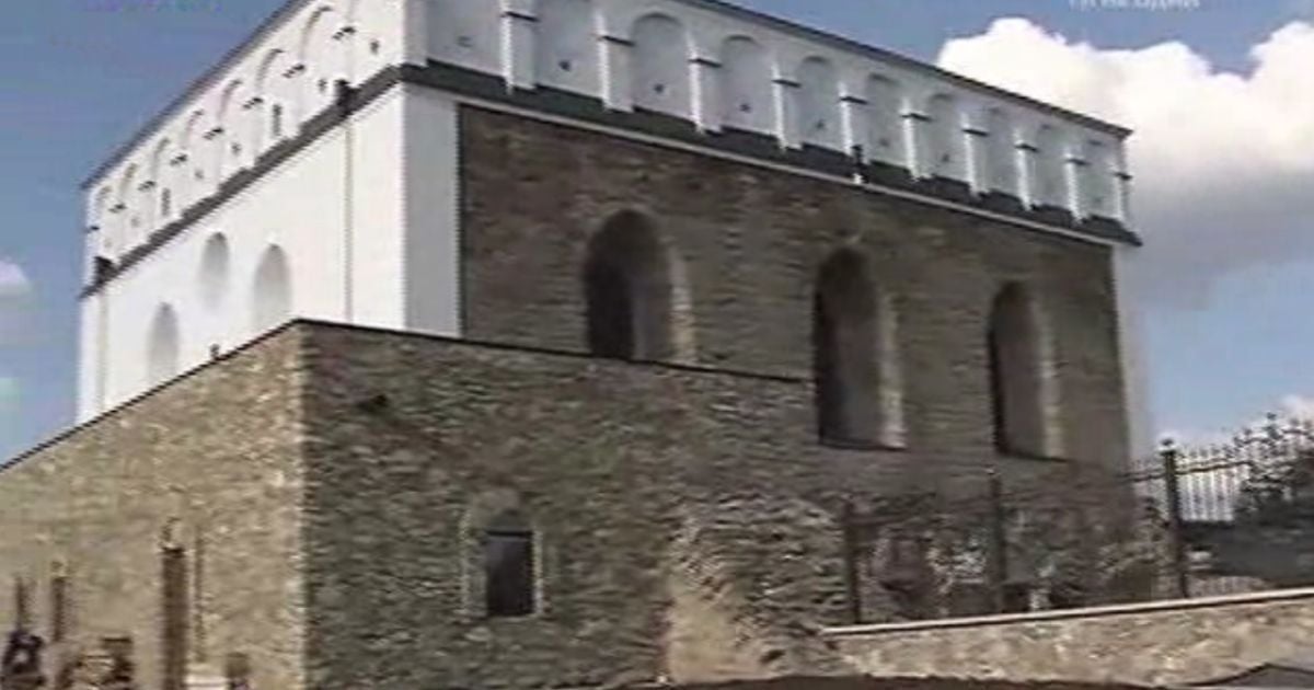 У фортеці-синагогі Сатанова зберігається тора, яка здійснює бажання