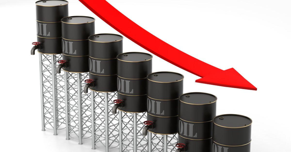За последний год нефть на мировом рынке подешевела вдвое