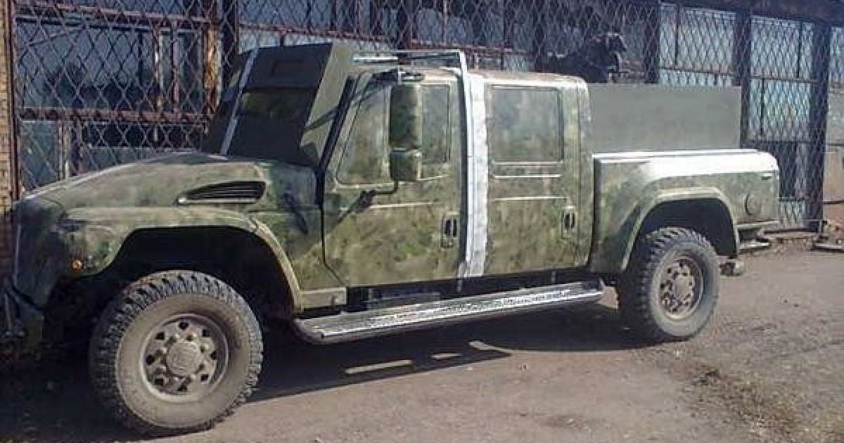 Автівка Януковича використовується для перевезення поранених бійців.