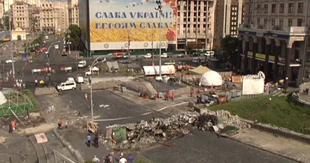 На Майдане осталось две палатки