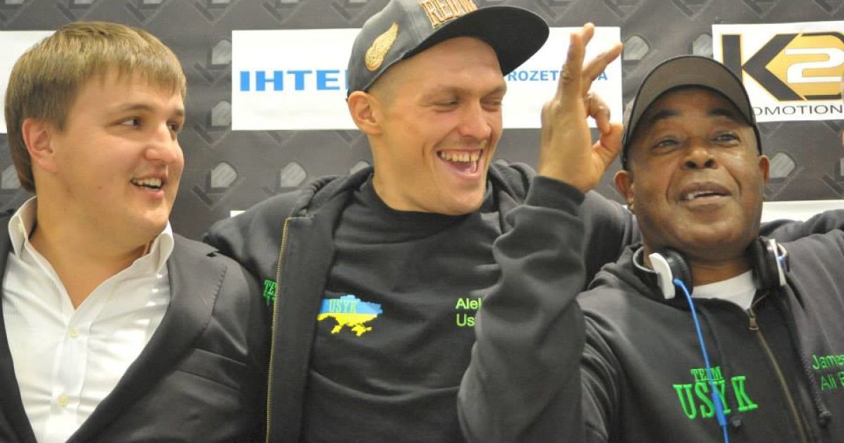 Команда Усика на "Арене-Львов" / © facebook.com/K2Ukraine