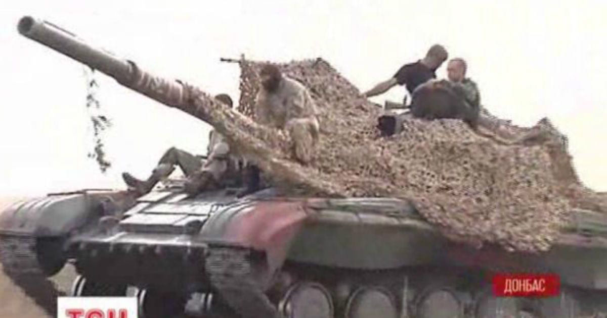 Маріуполь уже понад місяць живе в страху нападу бойовиків і тримає оборону