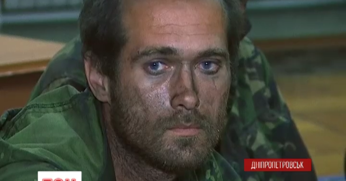 Освобожденных из плена солдат встретили в Днепропетровске