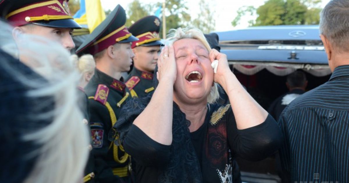 Тела погибших доставили во Львов на самолете / © УНІАН