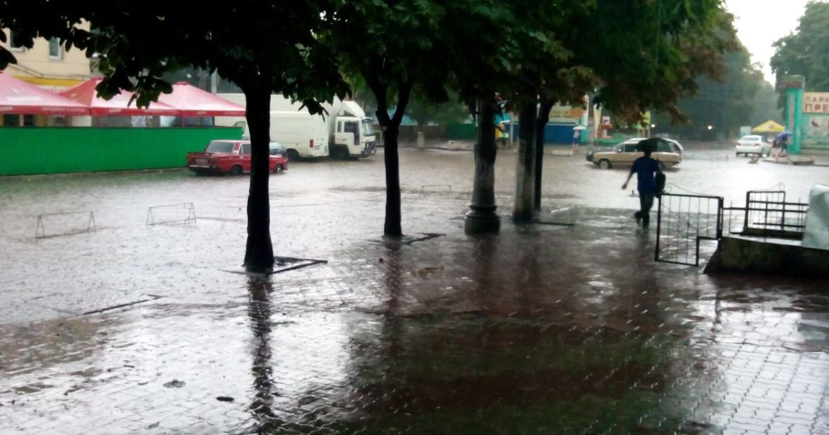 Водителям советуют быть особенно внимательными из-за непогоды