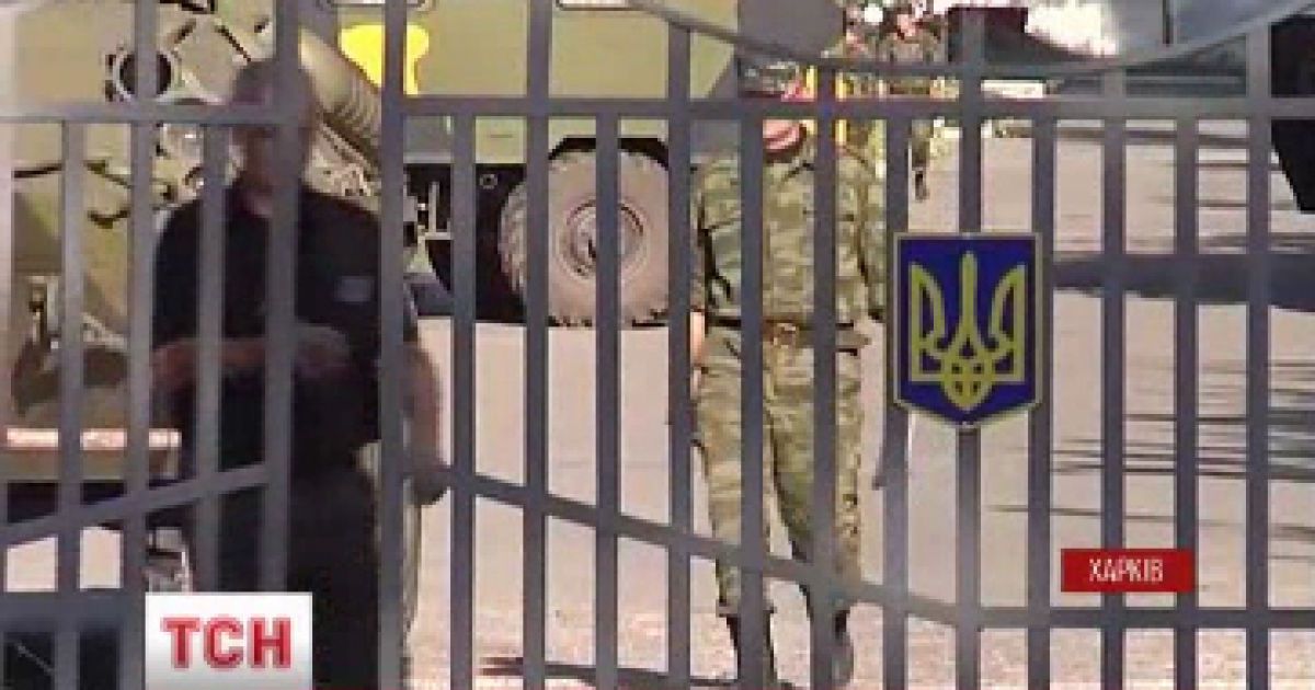 Командир решил спасать солдат, а не технику