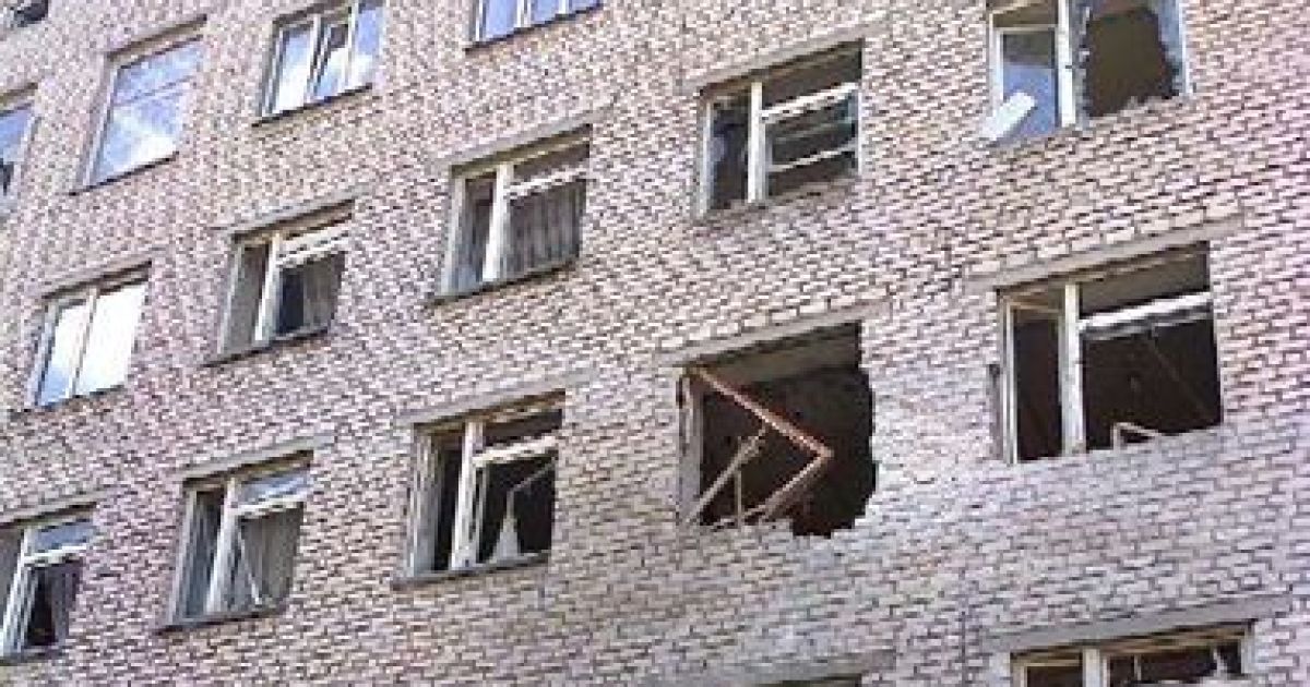 Терористи обстріляли залізничні лікарні