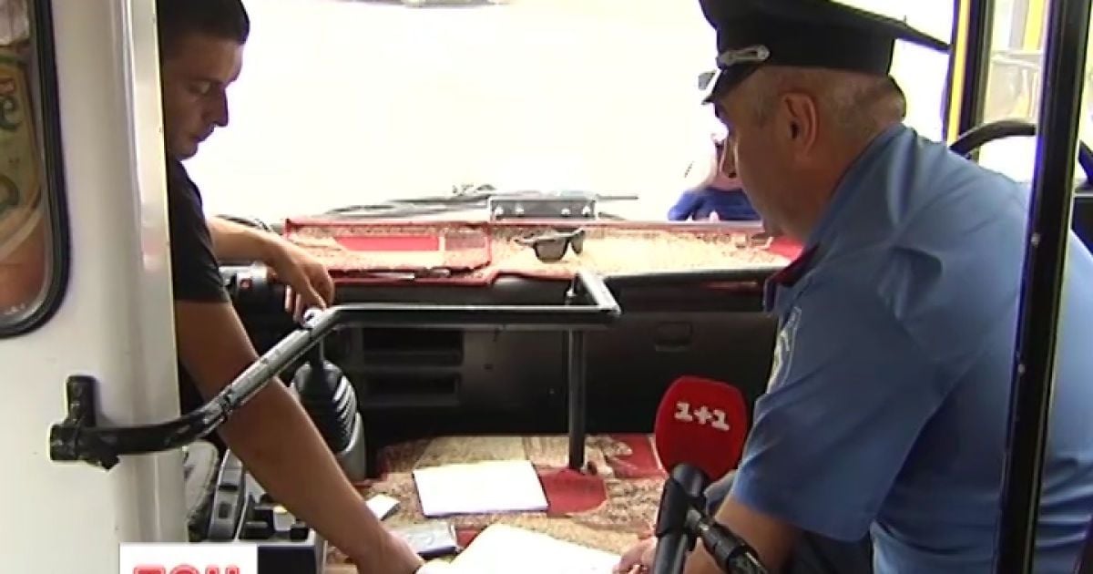 Инспекторы ежедневно проверяют маршрутки.