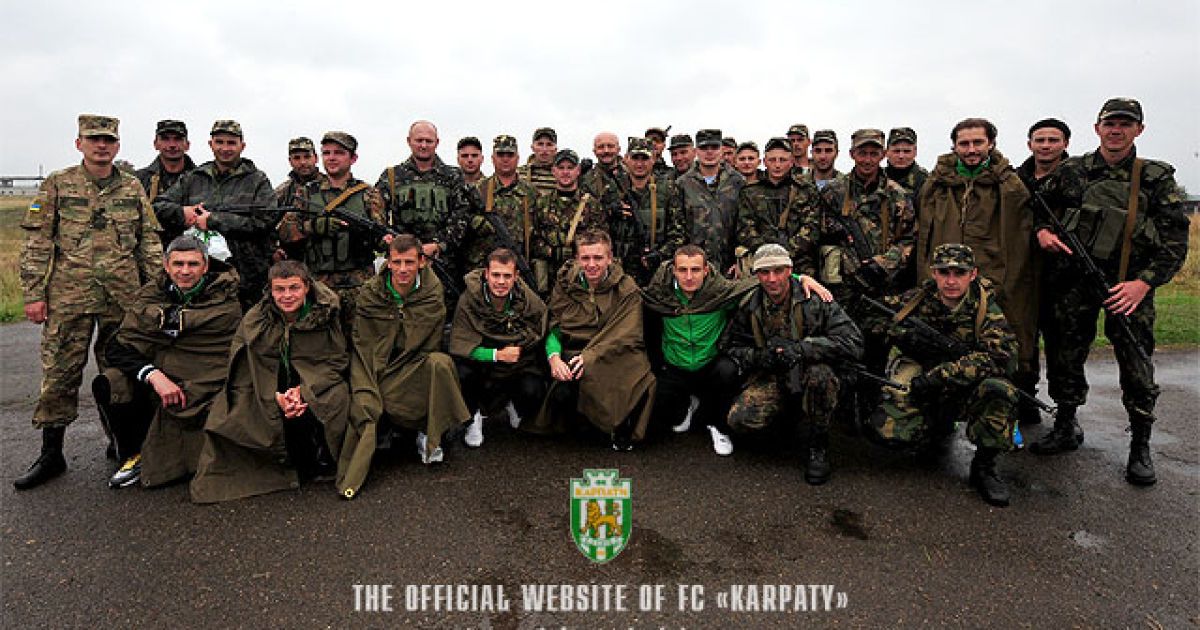 Гравців "Карпат" звозили на полігон / © fckarpaty.lviv.ua