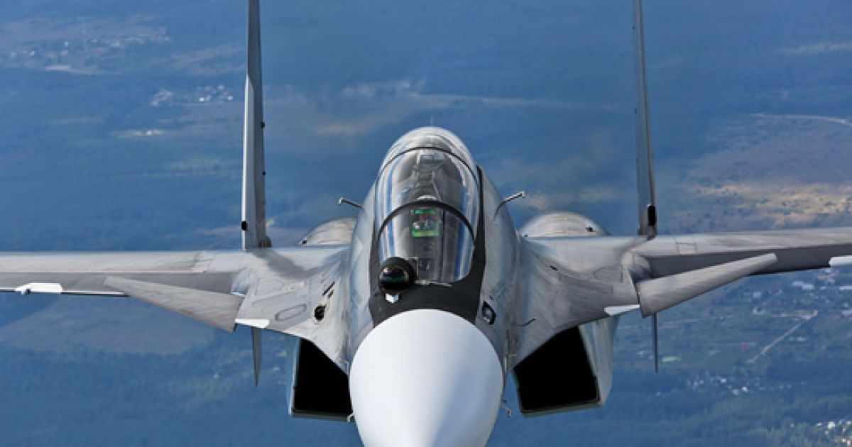 Російський винищувач Су-30