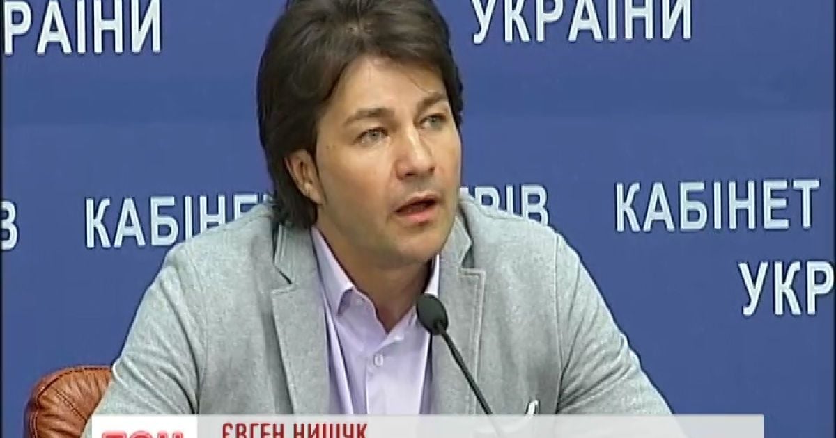 Міністр культури вважає, що через війну на Сході не варто відмовлятися від святкування.