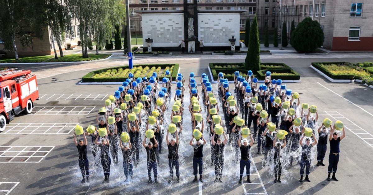Патриотический Ice Bucket Challenge в Черкассах