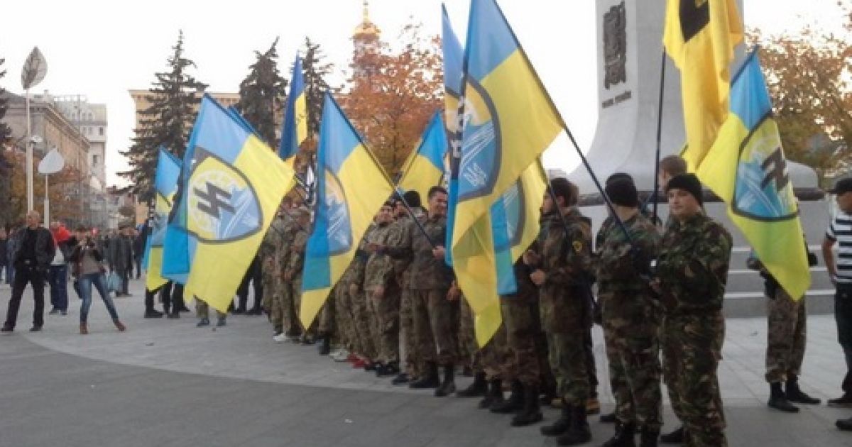 У Харкові згадують українських героїв.
