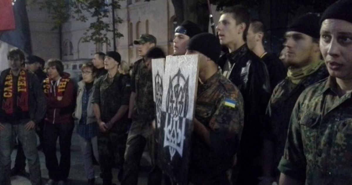 В Харькове вспоминают украинских героев.