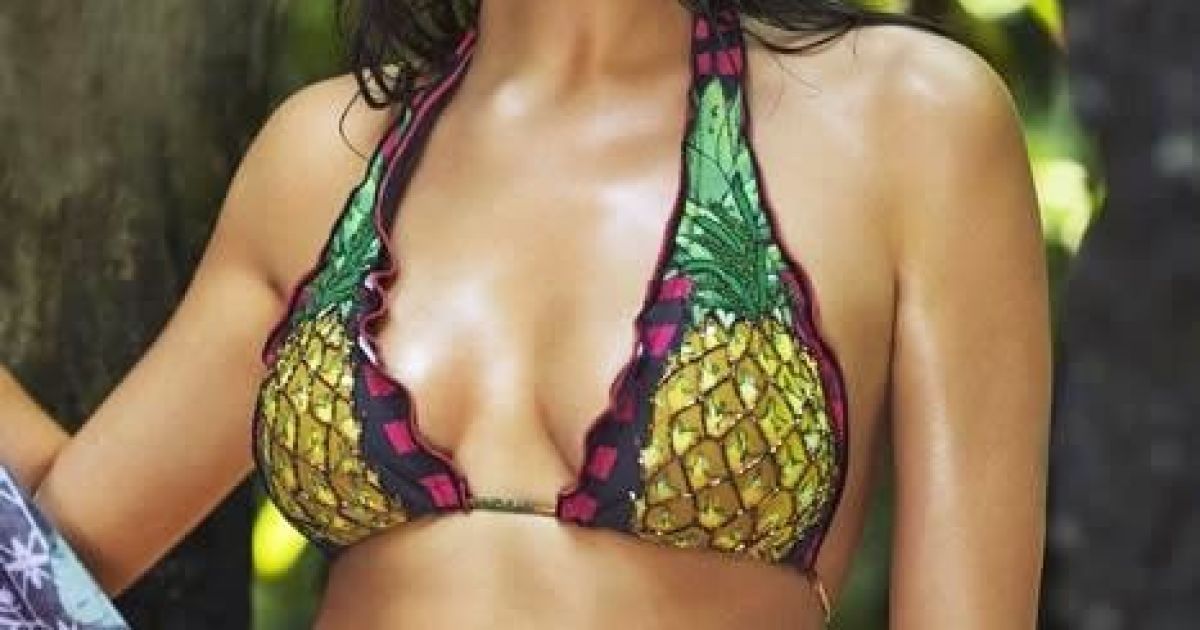 Шейк снялась в пляжном фотосете / © popcornnews