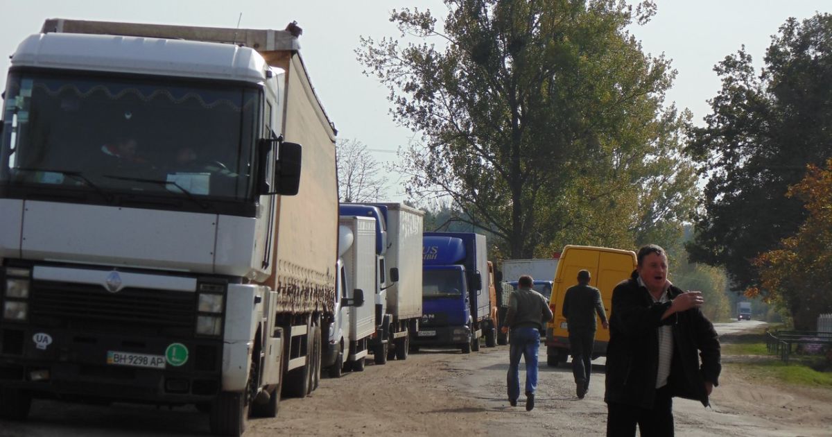 На Львівщині здійнявся справжній бунт через розбиту дорогу