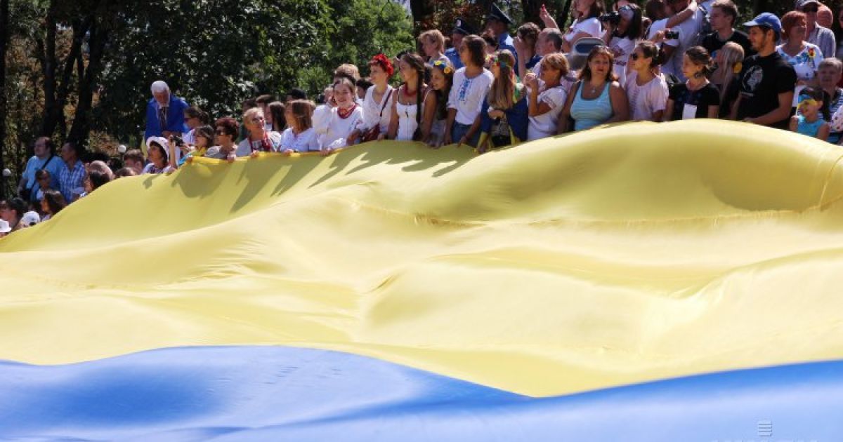 День Незалежності почався із прапора