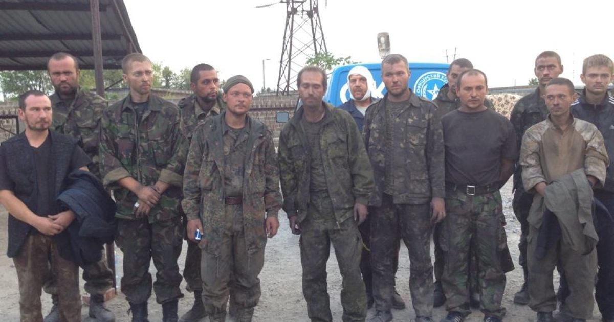 Звільнені полонені їдуть до Дніпропетровська.