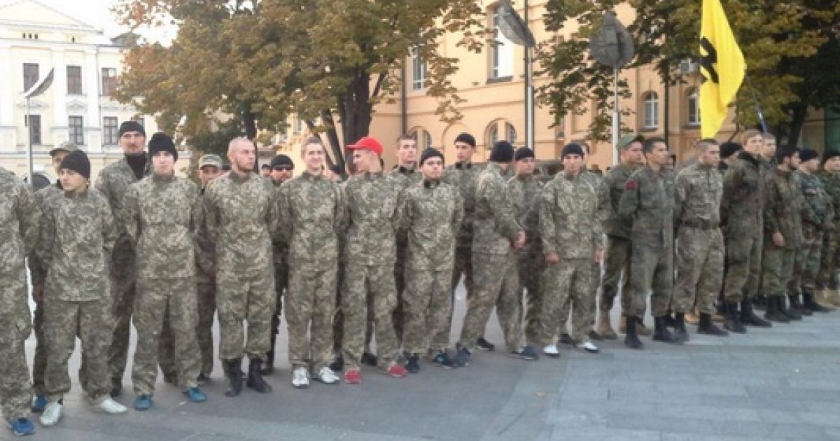 В Харькове вспоминают украинских героев.