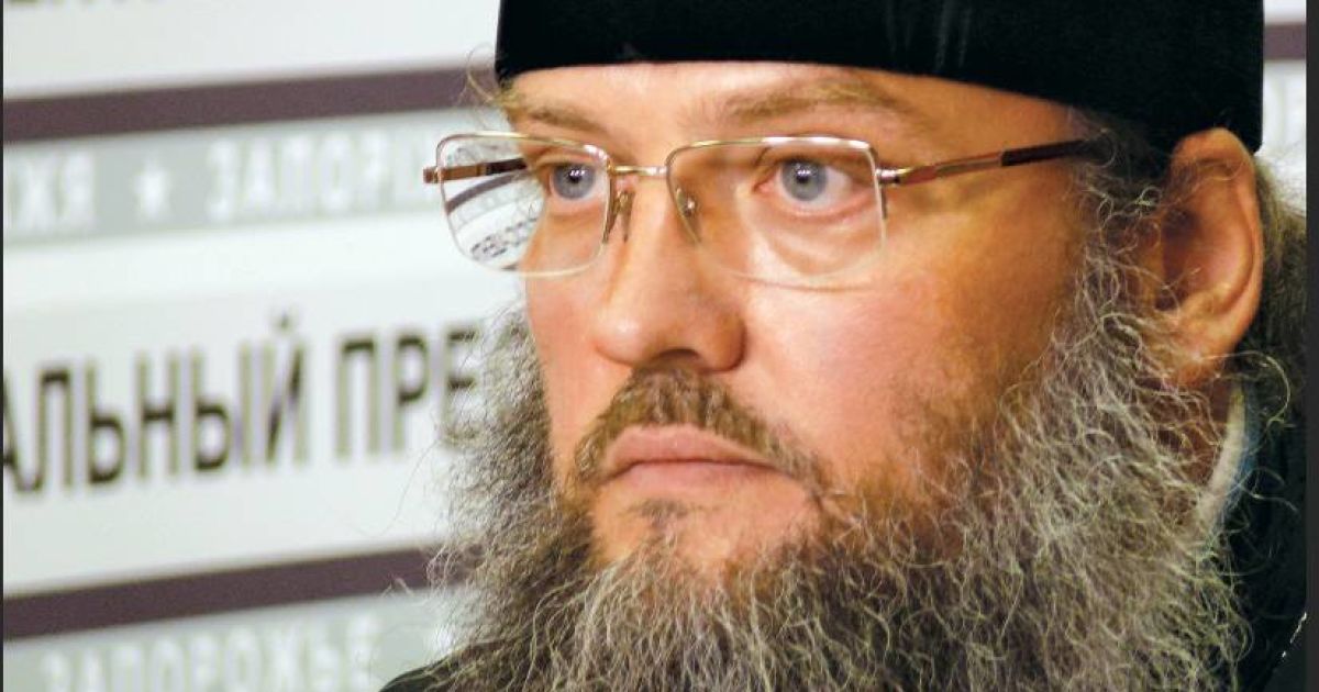 Владыка показал журналистам, как он живет