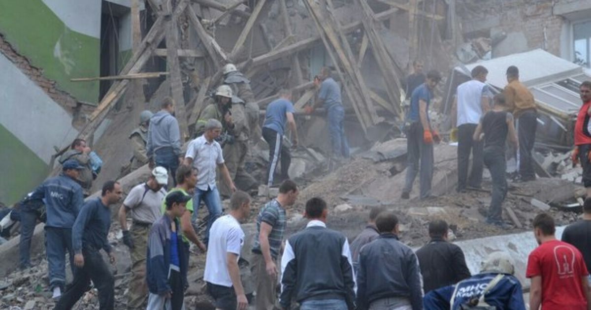Кількість жертв обвалення будинку в Сніжному збільшилася
