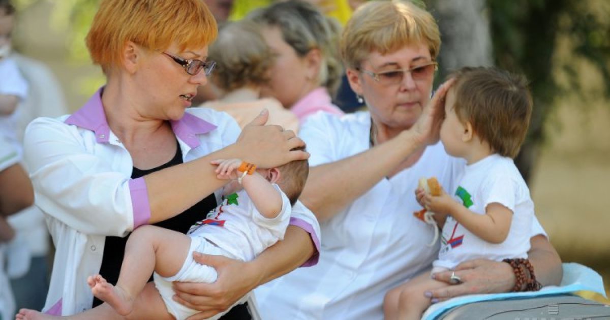 В Луганске не хватает детских врачей. Иллюстрация