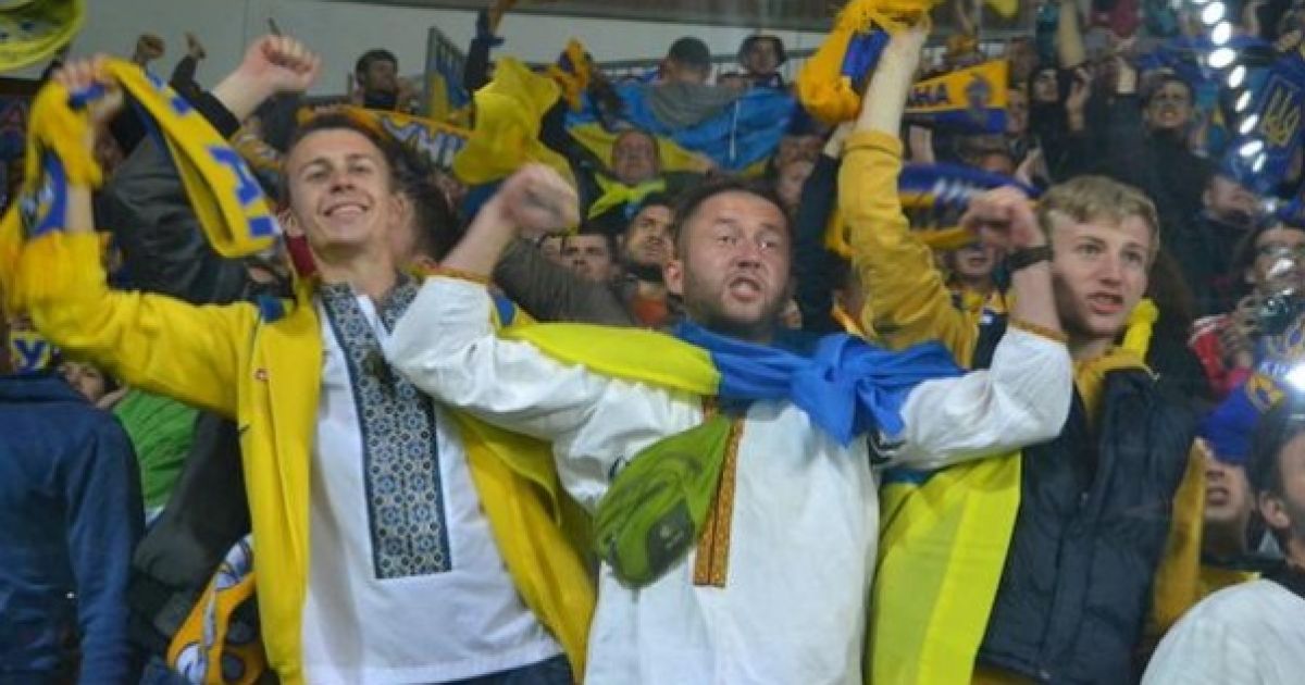 Болельщики трижды исполнили хит Путин - х*йло