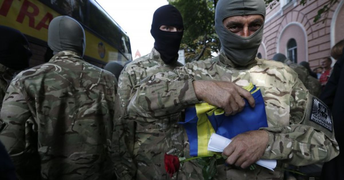 В Киеве состоялись проводы бойцов батальона "Азов" в зону АТО / © УНІАН