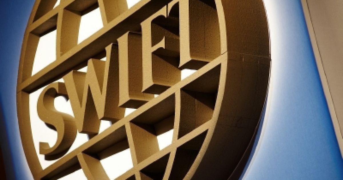 Росію пропонують відключити від міжнародної банківської системи SWIFT
