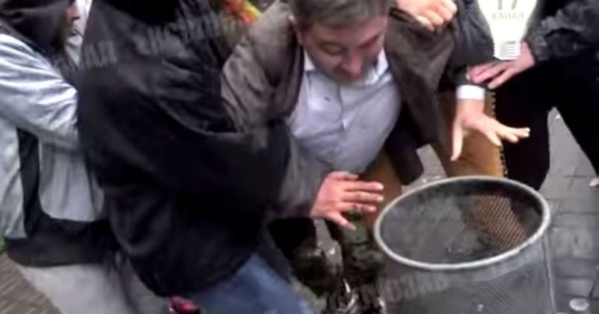 Грушевского "выбросили" в мусорник.