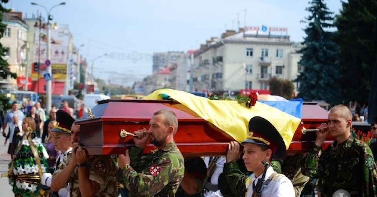 У Луцьку прощалися із полеглими героями / © Олена Кузьмич, "Волинська правда"