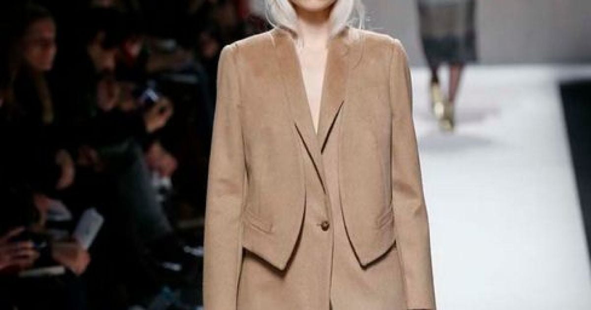 Max Mara представив колекцію з дутими пальто і золотими спідницями