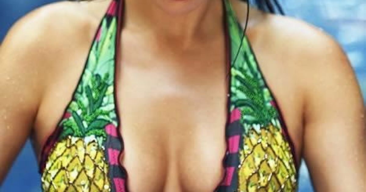 Шейк снялась в пляжном фотосете / © popcornnews