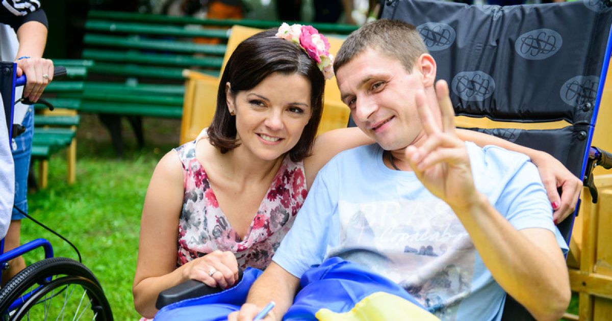 Українські зірки підтримали поранених в зоні АТО