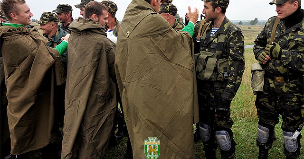Гравців "Карпат" звозили на полігон / © fckarpaty.lviv.ua