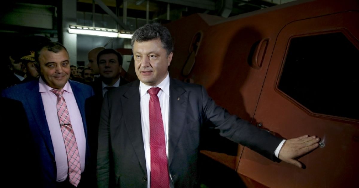 Порошенко надеется, что в ближайшие дни установится режим артиллерийской тишины.