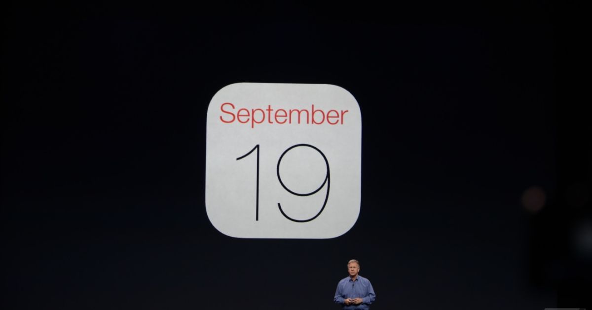 Apple представила два нових смартфона: iPhone 6 та iPhone 6 Plus / © The Verge