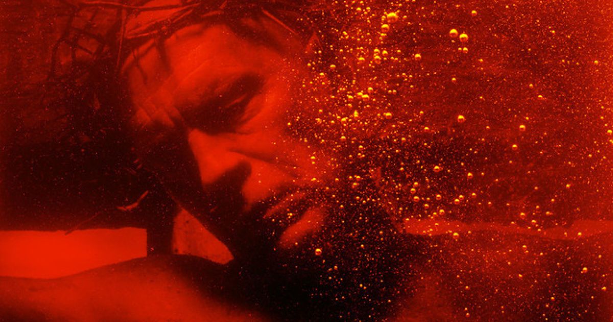 Андрес Серрано / Piss Christ (1987), / © Sandro Miller
